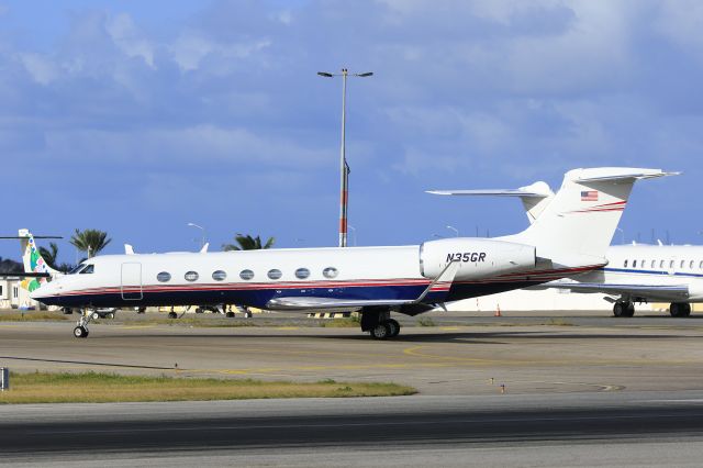 Gulfstream Aerospace Gulfstream V (N35GR) - N35GR taxing for take off