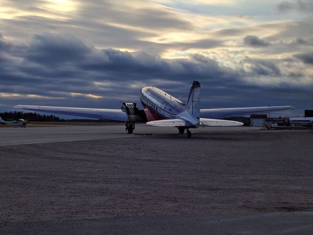 Douglas DC-3 (C-GEAJ)