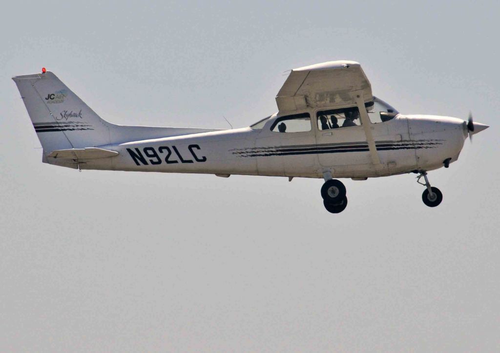 Cessna Skyhawk (N92LC)