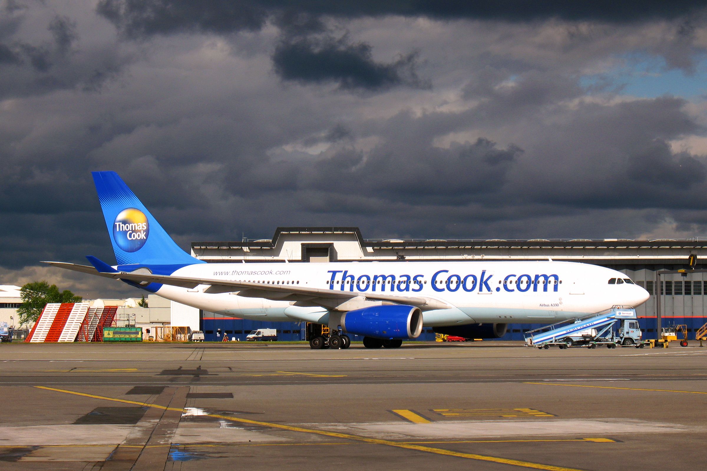 Airbus A330-200 (G-MDBD) - Thomas Cook Airbus A330-243 G-MDBD in Glasgow International Airport