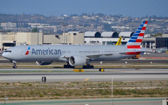 BOEING 777-300ER (N723AN)