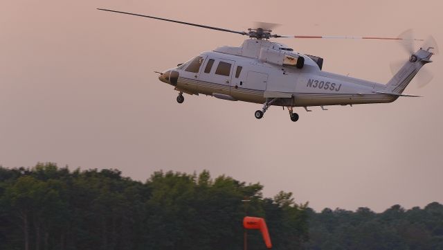 Sikorsky S-76 (N305SJ) - Landing 28 Cape May County Nj