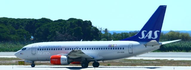 Boeing 737-700 (LN-RRM)