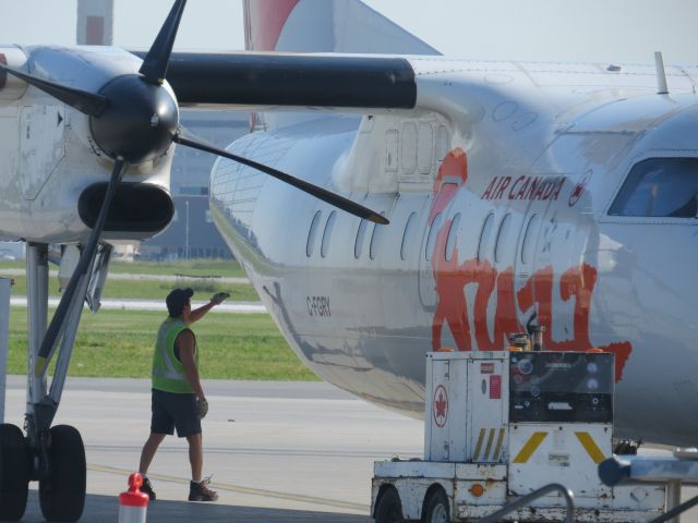 de Havilland Dash 8-100 (C-FGRY) - Prepairing for the flight  to Rouyn-Noranda (CYUY)