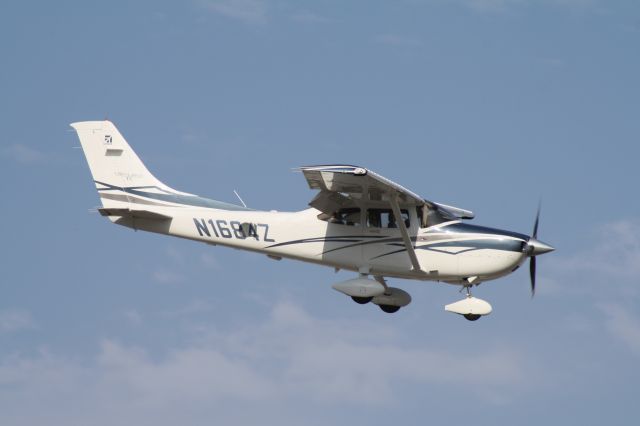 Cessna Skylane (N1684Z) - Landing at John Wayne Airport, July 17 2018. 