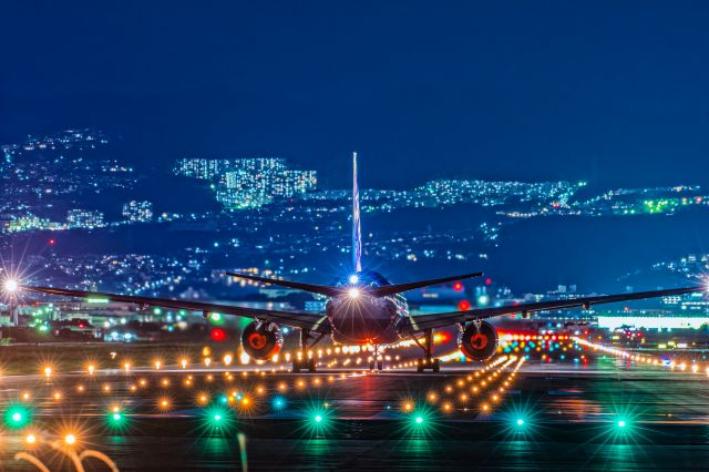 Boeing 777-200 (JA708A)