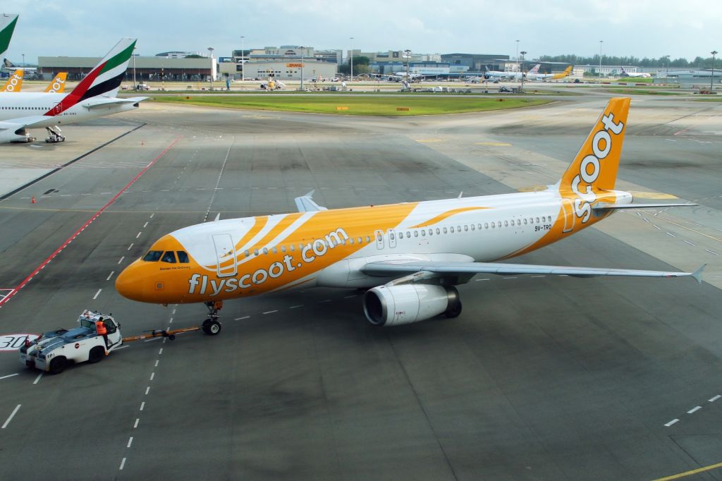 Airbus A320 (9V-TRO)