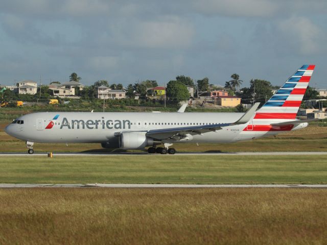 BOEING 767-300 (N383AN)