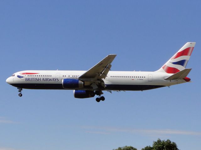 BOEING 767-300 (G-BNWA)