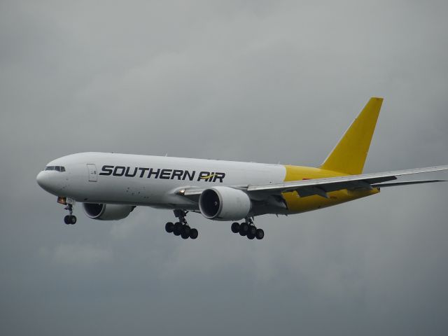 BOEING 777-200LR (N775SA)