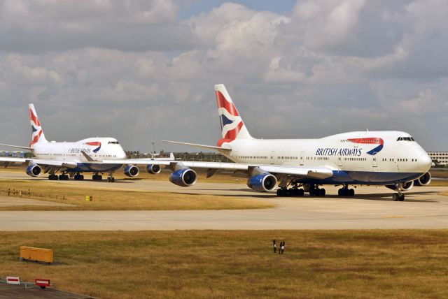 Boeing 747-400 (G-CIVN)