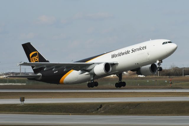 Airbus A300F4-600 (N161UP) - UPS Airbus A300F4-622R rotating off 17L at YYC Calgary International Airport on Apr 30.