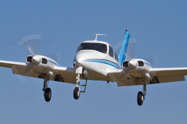 Cessna 310 (N3315X)