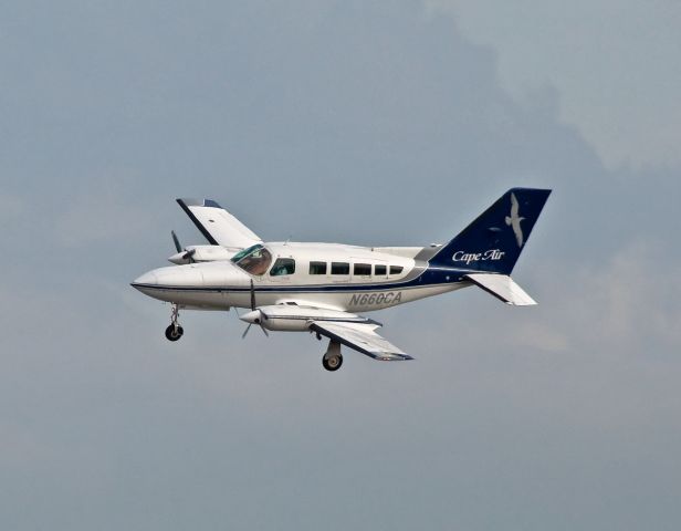 Cessna 402 (N660CA) - circle to land visual to 4L