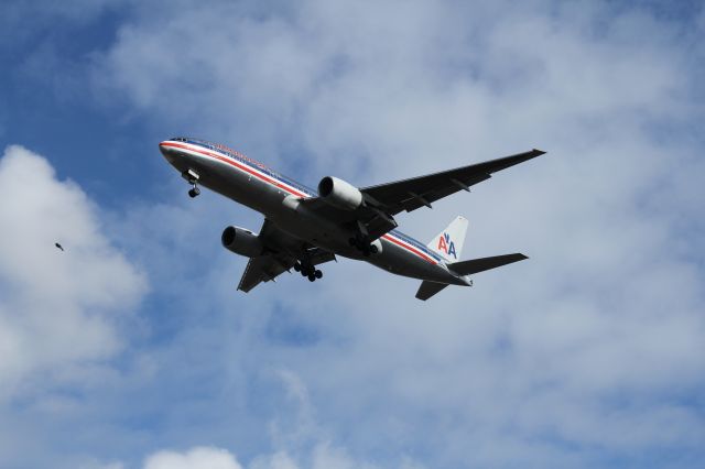 Boeing 777-200 (N771AN) - On approach to heathrow