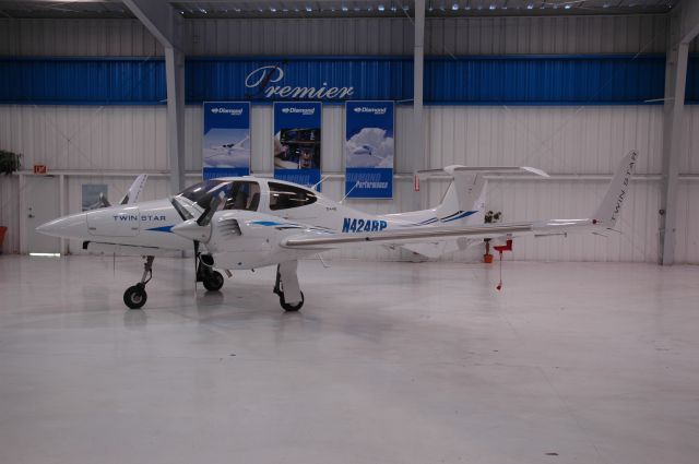 Diamond Twin Star (N424RP)