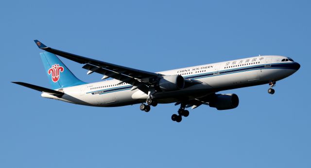 Airbus A330-300 (B-5922) - Short Final To Rwy 25