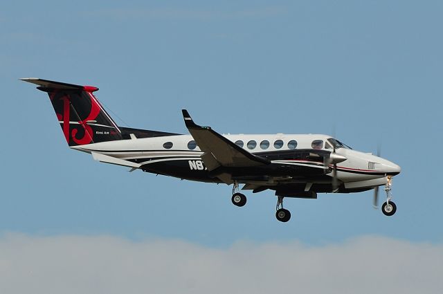 Beechcraft Super King Air 350 (N871EU)