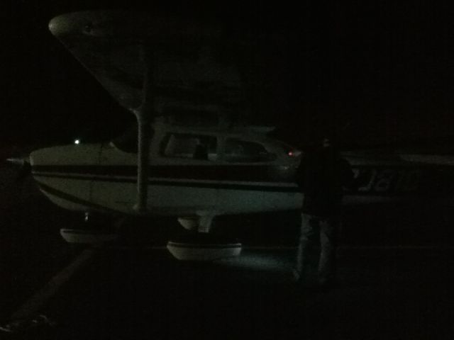 Cessna Skyhawk (N80810) - Preparing for night flight