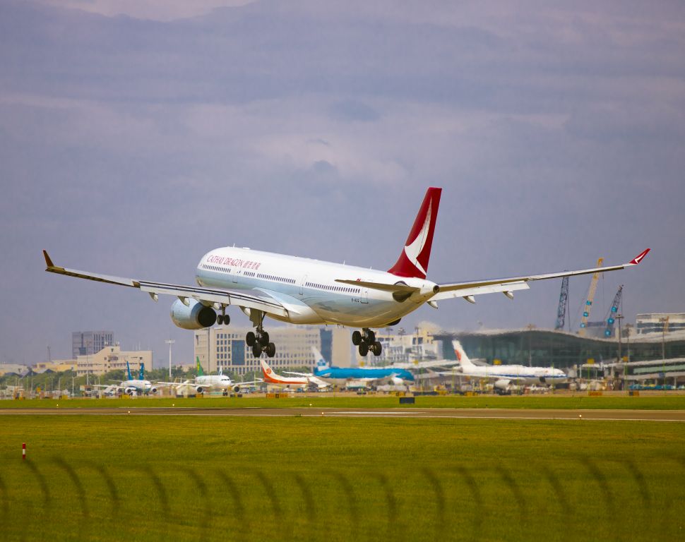 Airbus A330-300 (B-HLG)