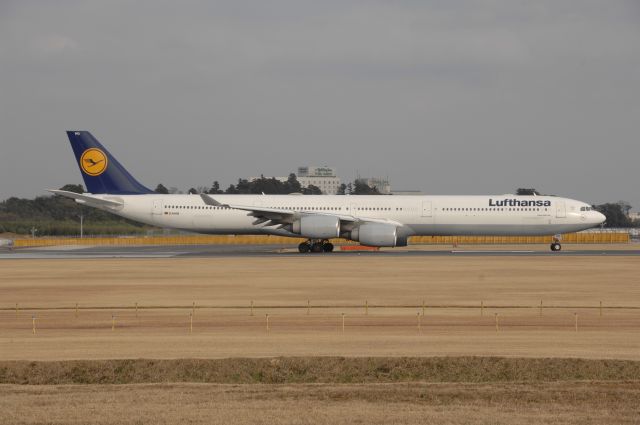 Airbus A340-600 (D-AIHQ) - Departure at Narita Intl Airport 16R on 2009/12/30