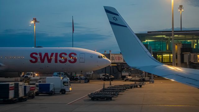 Boeing 737-800 (4X-EKL)