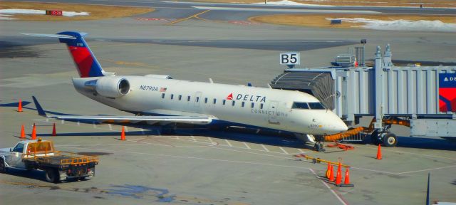 Canadair Regional Jet CRJ-200 (N8790A) - A Delta Connection CRJ sits at gate B5 before departure.