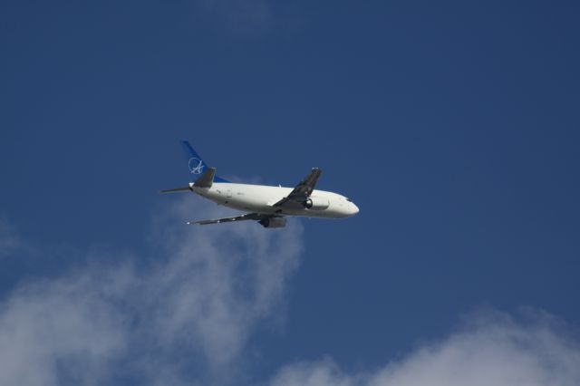 BOEING 737-400 (N807TJ) - KMIA Departure