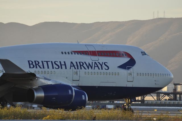 Boeing 747-400 (G-CIVJ) - A close shot of Speedbird 286 taxiing out (I would have been happier with this shot had I gotten the entire wingtip in the shot.