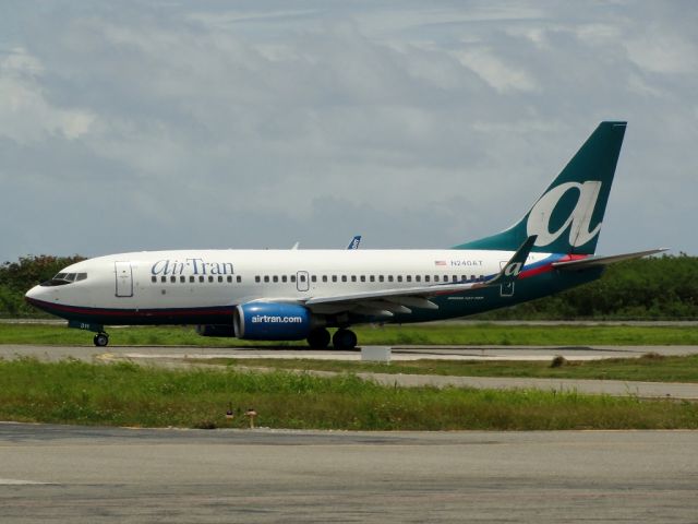 Boeing 737-700 (N240AT)