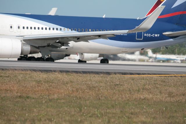BOEING 767-300 (CC-CWF)