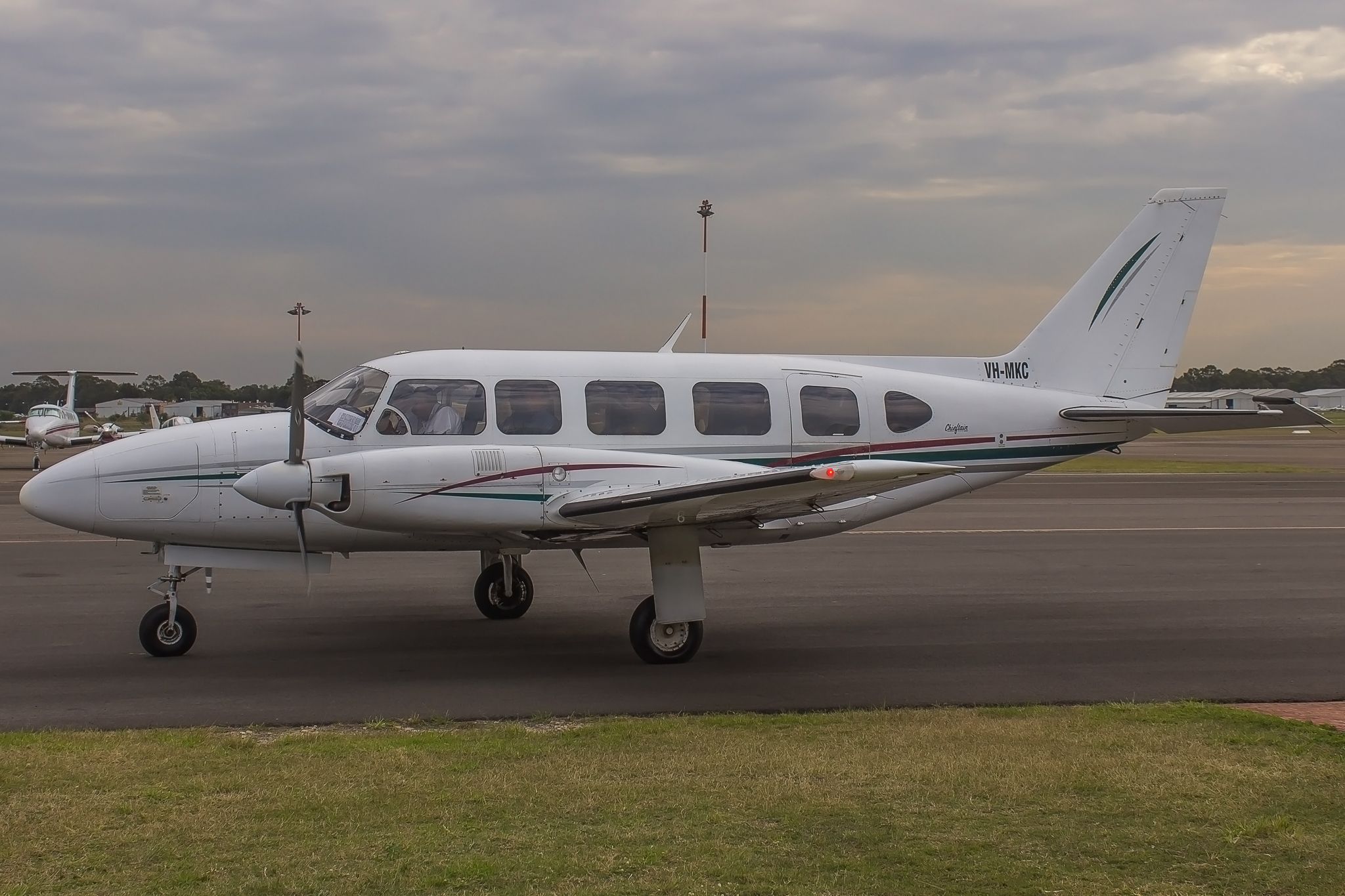 Piper Navajo (VH-MKC)