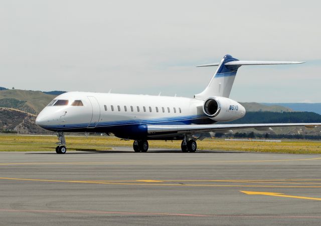 Bombardier Global Express (N6VB)