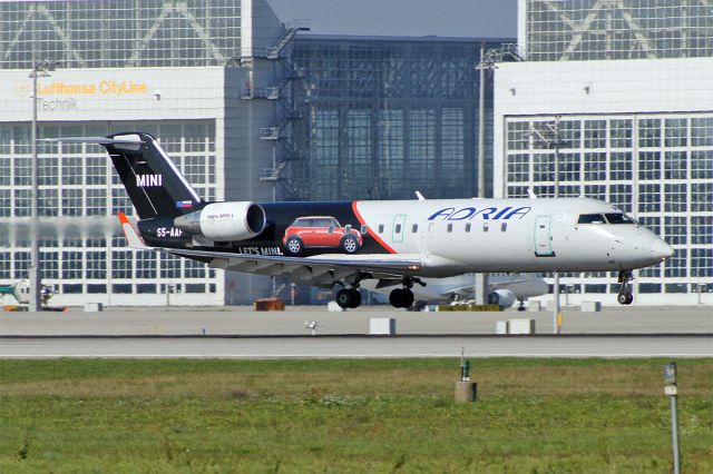 Canadair Regional Jet CRJ-200 (S5-AAF)