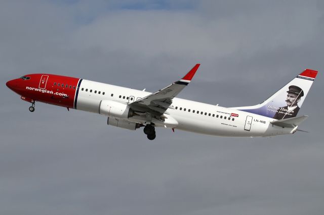 Boeing 737-800 (LN-NIB)