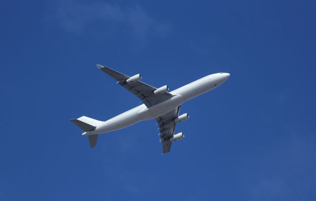 Airbus A340-300 (CS-TQY) - Great to see alot of the Hi Fly A340 here to charter the RAAF. Here we have CS-TQY bound for Darwin.