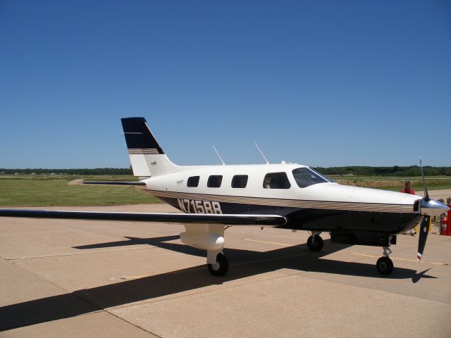 Piper Malibu Mirage (N715BB)