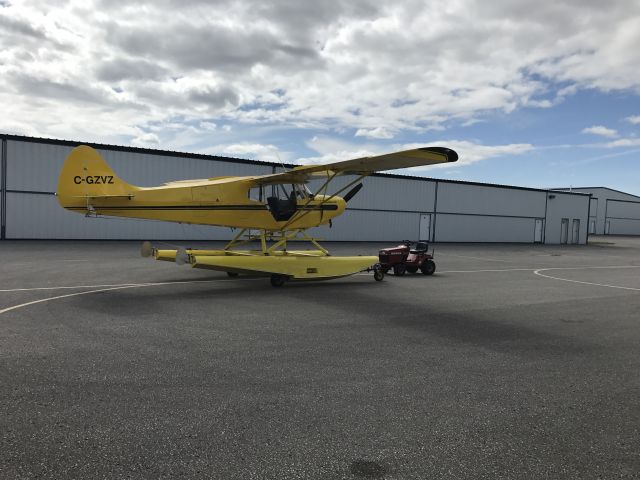 Piper PA-12 Super Cruiser (C-GZVZ)