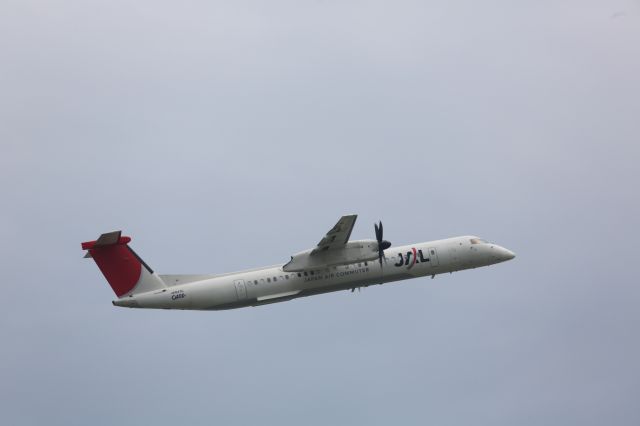 de Havilland Dash 8-400 (JA843C)
