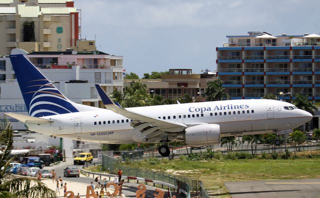 Boeing 737-700 (HP-1530CMP)