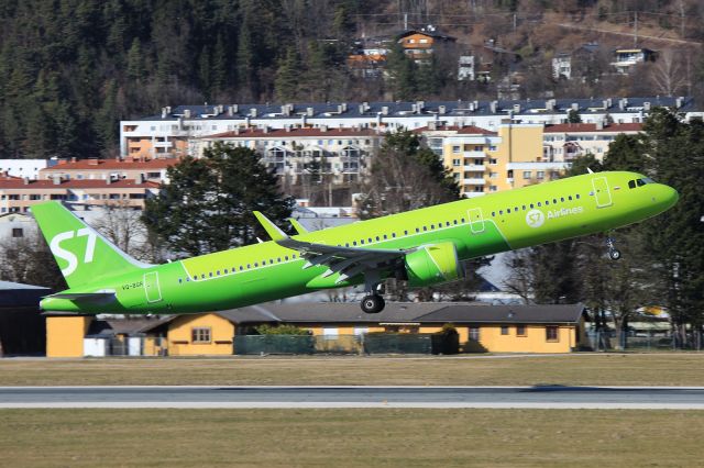 Airbus A321neo (VQ-BGR)