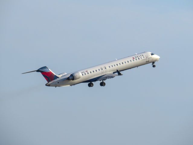 Canadair Regional Jet CRJ-900 (N300PQ) - N300PQ Taking off from KDTW on October 23rd, 2022
