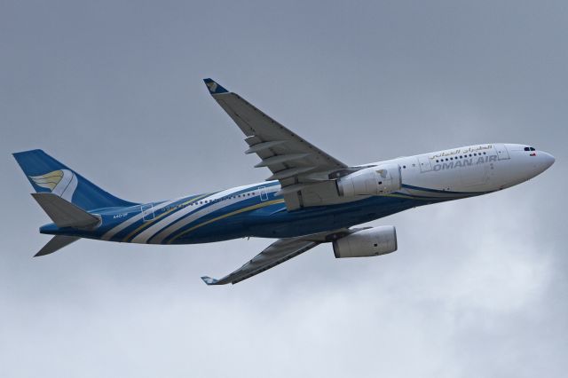 Airbus A330-200 (A4O-DF)