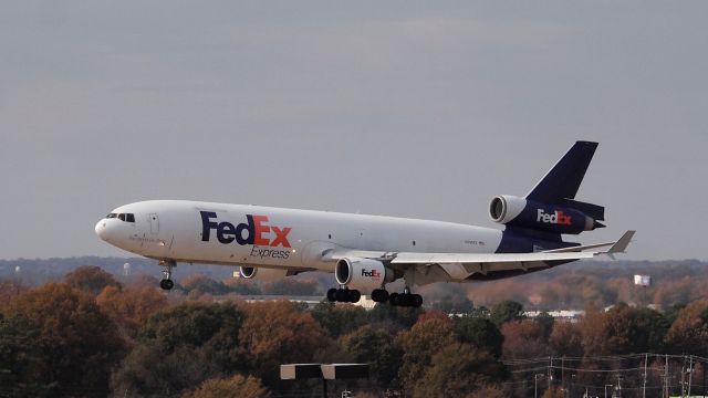 Boeing MD-11 (N596FE) - "Peyton" on short final to 18R.