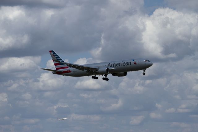 N386AA — - Taken at Dallas/Ft. Worth International Airport's Founders Plaza. On the North West side of the airport.