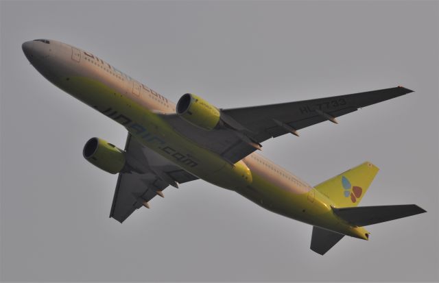 Boeing 777-200 (HL7733)