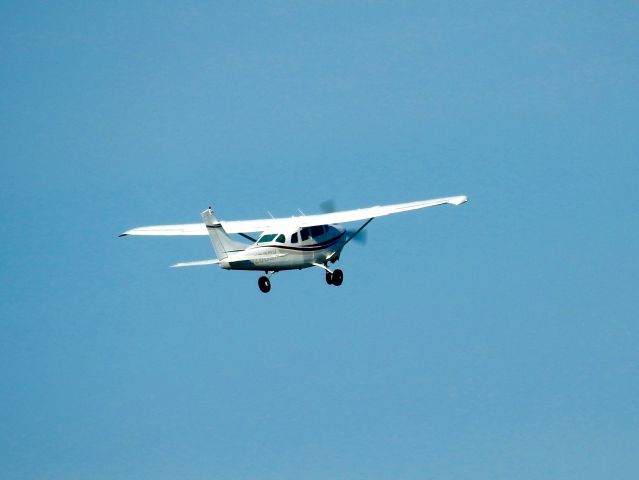 Cessna 206 Stationair (N2600X)