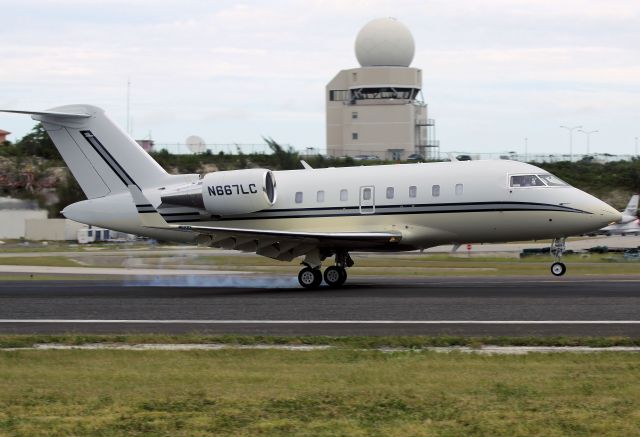 Canadair Challenger (N667LC)