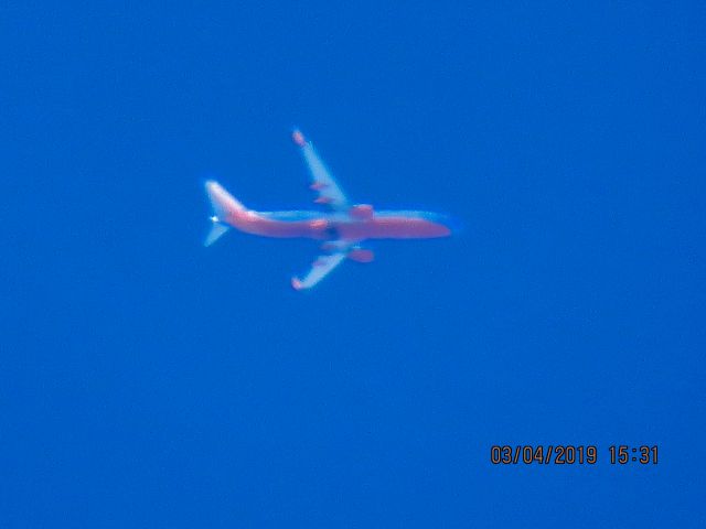 Boeing 737-800 (N8616C)