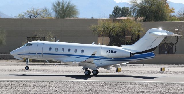 Canadair Challenger 350 (N611AV)